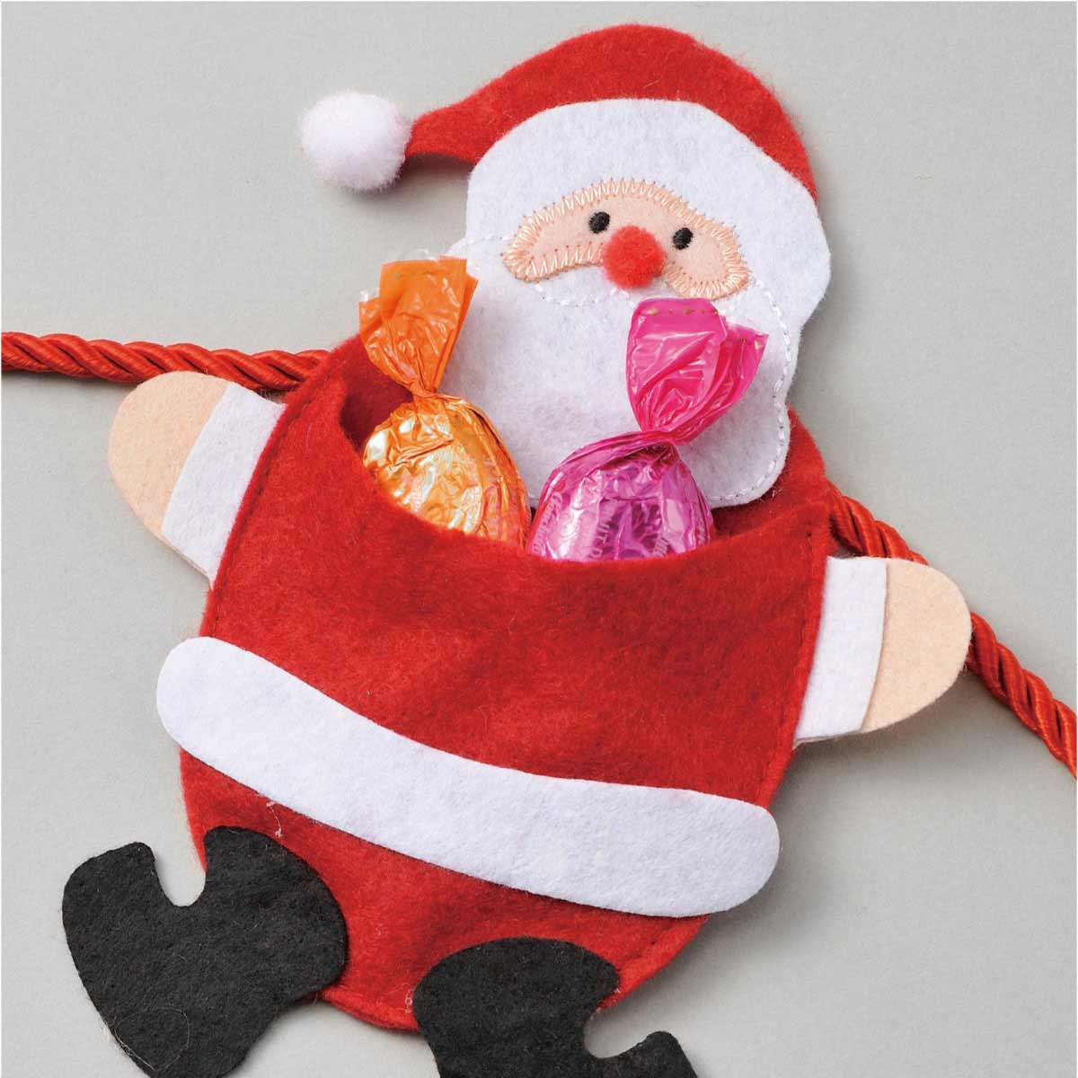 クリスマスの堅めフェルトのガーランド（26年度は売り切れました） クリスマスの堅めフェルトのガーランド（26年度は売り切れました） 冬