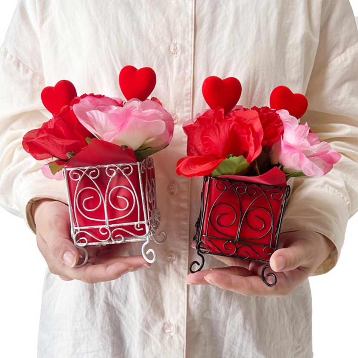 2個 ローズハートバレンタインキューブポット(造花)高さ21cm
