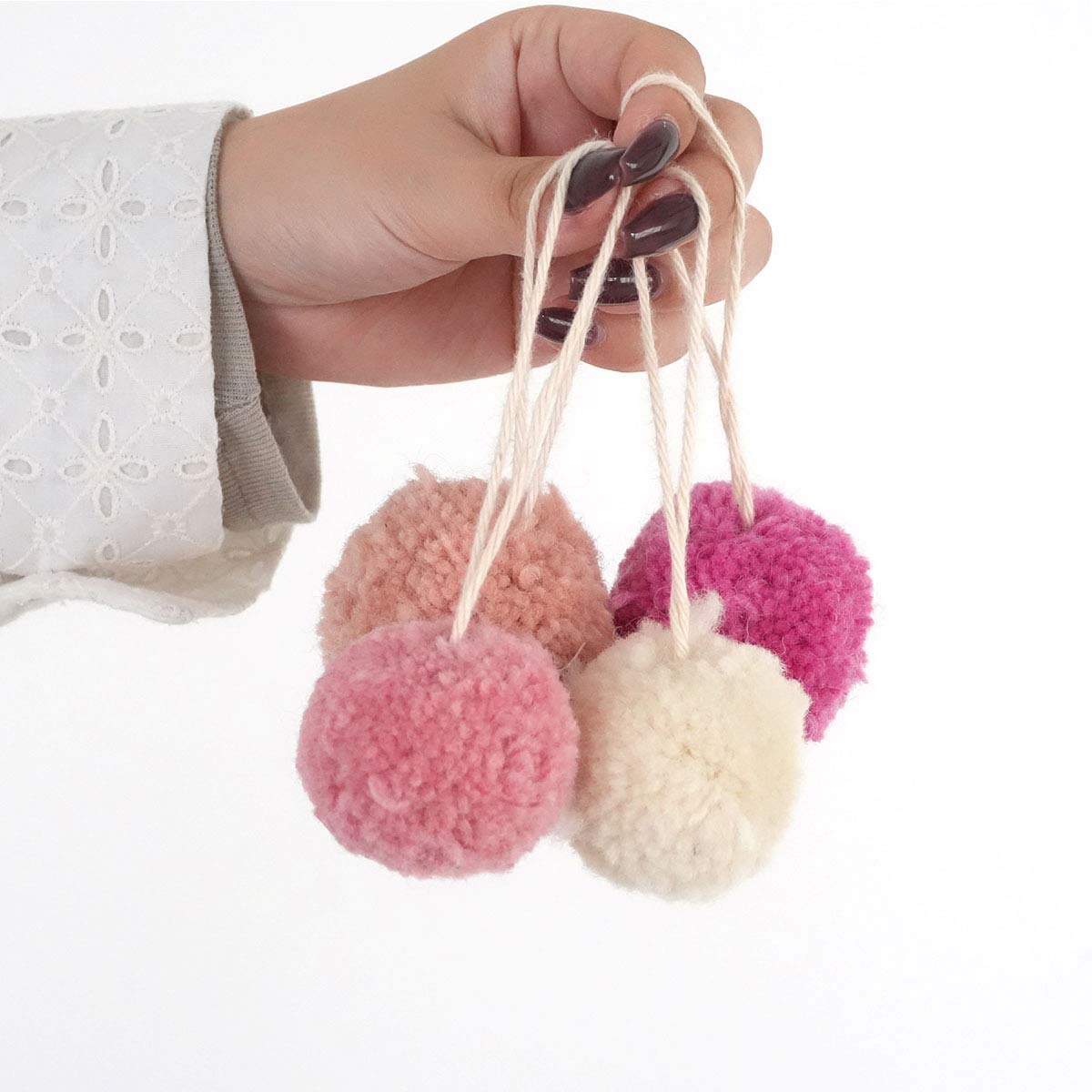 ポンポンオーナメント16個セットピンク