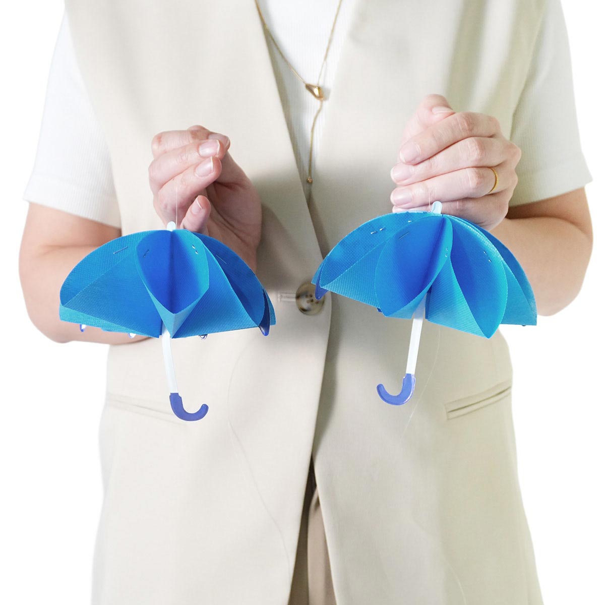 2個 ふんわり雨傘ハンギング