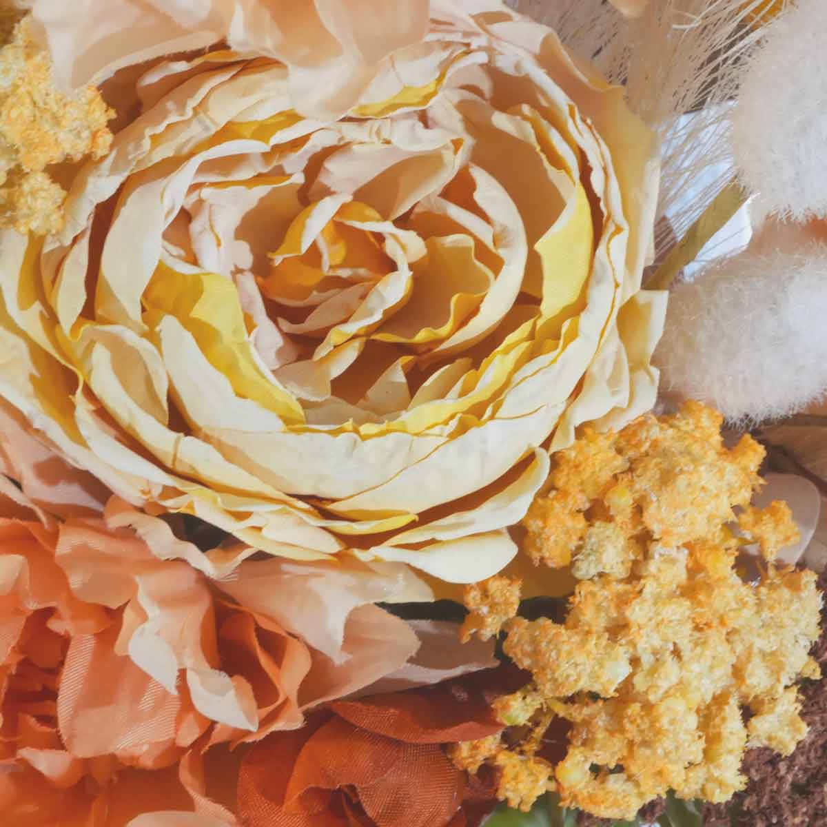 ペールオータムアレンジ幅30cm　(造花)