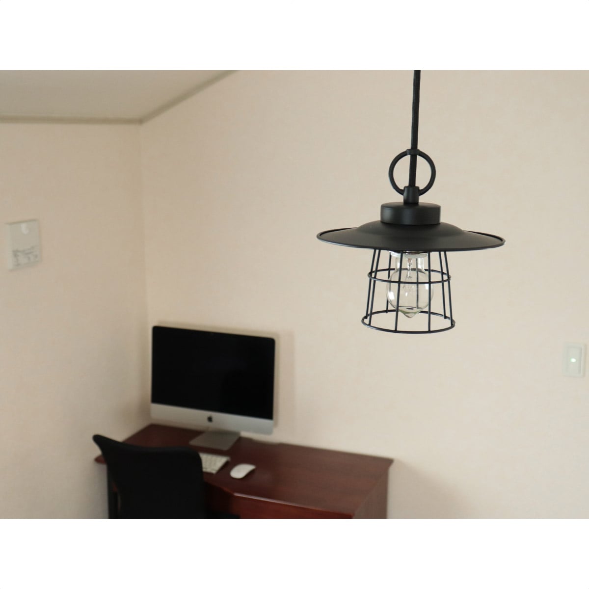 黒いメタルシェード ペンダントライト 黒い傘型シェードがかっこいい1灯ペンダントライト｜LT-4595