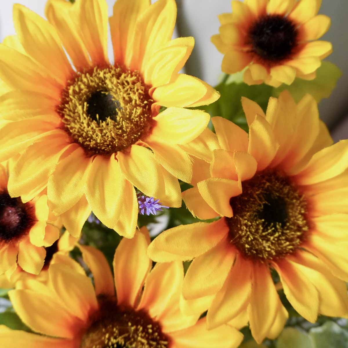 ひまわりバスケット造花アレンジ〔ストエキオリジナル〕