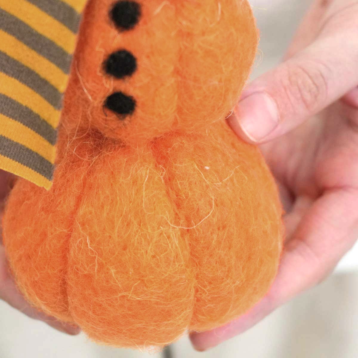 (3)パンプキンマフラー 部分アップ