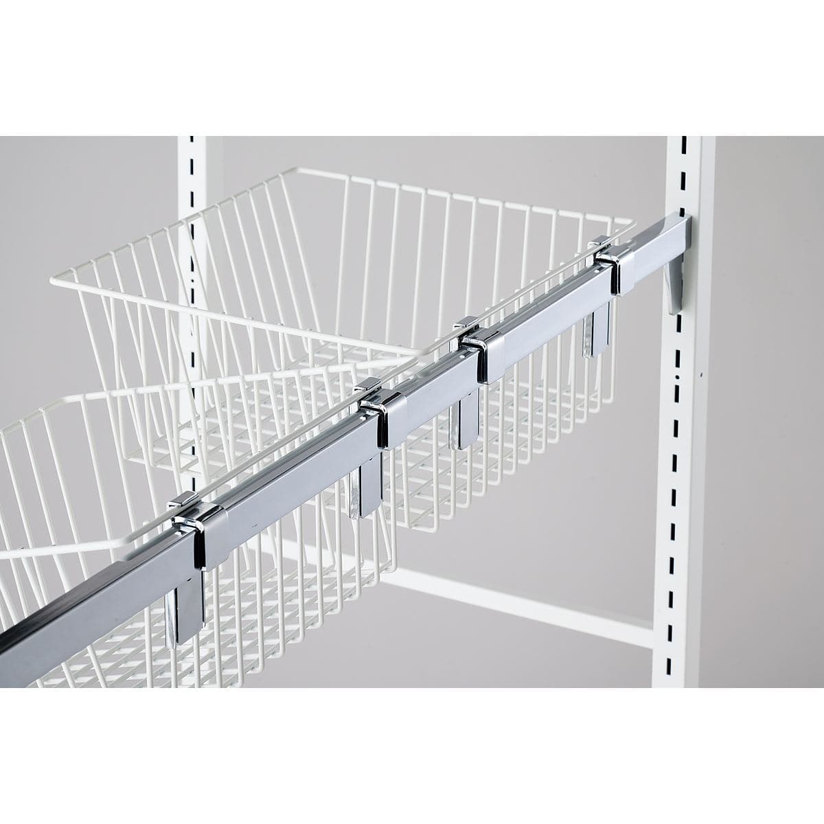 (2)金具の取付部分アップ