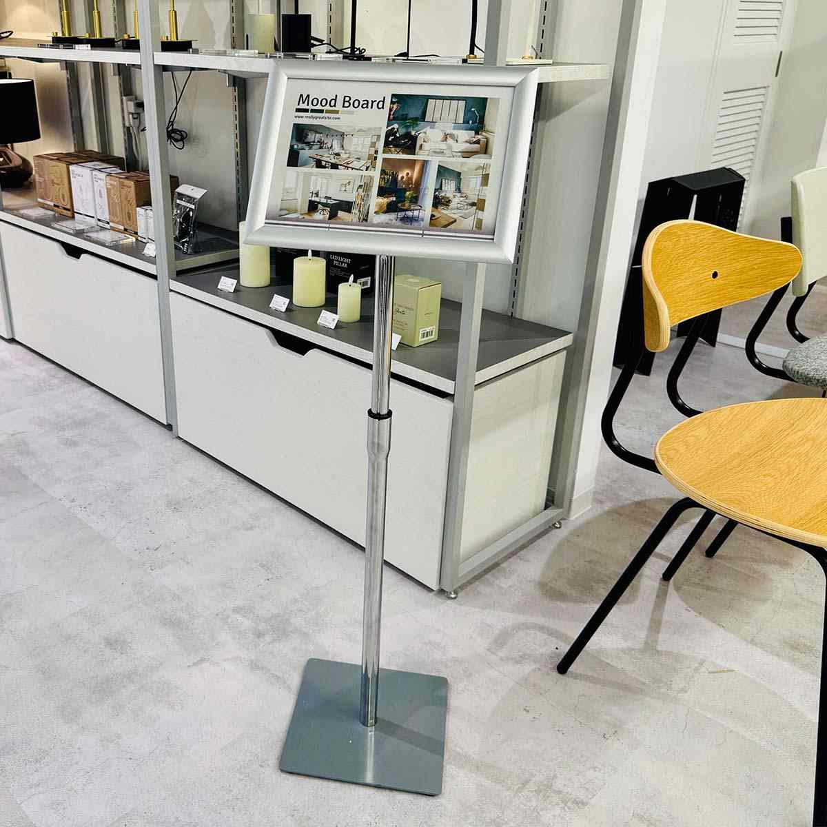 フロントオープンパネル付きスマートスタンド〔ストエキオリジナル