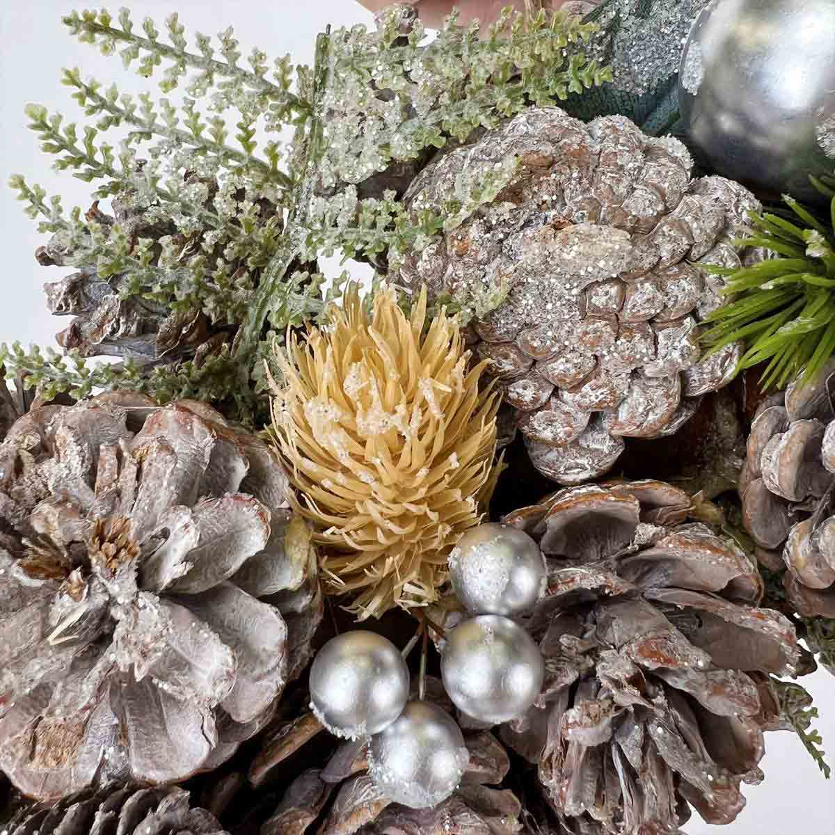 (1)ホワイト 部分アップ