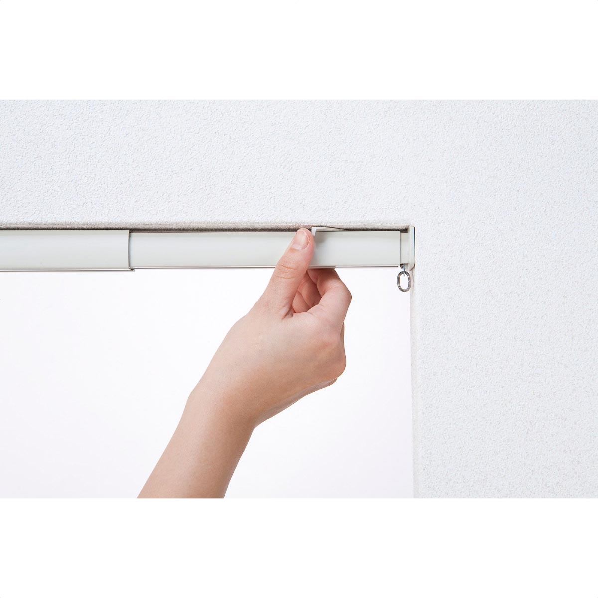 つっぱり式伸縮レールアップ