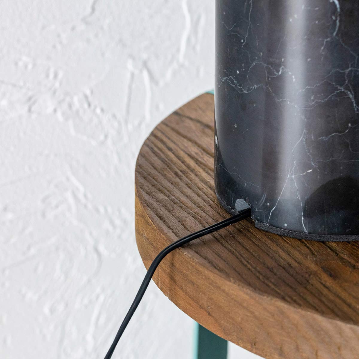 (4)縦置きベースセット ブラック 部分アップ