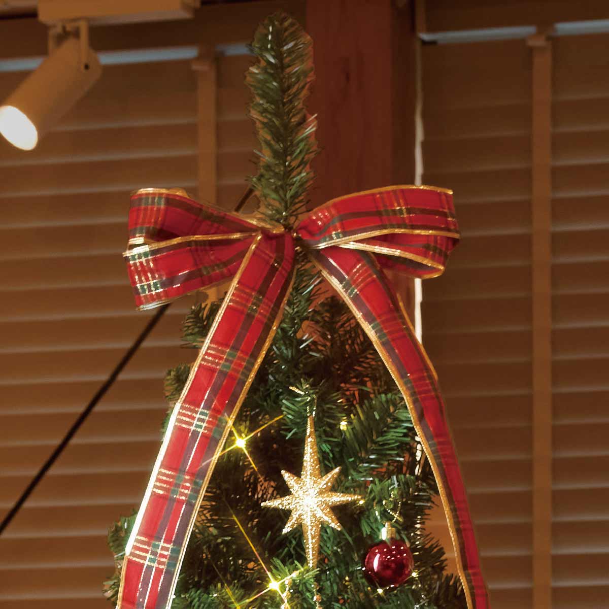 ポットライトクリスマスツリー レッド［ストエキオリジナル］ 高さ150×幅83cm