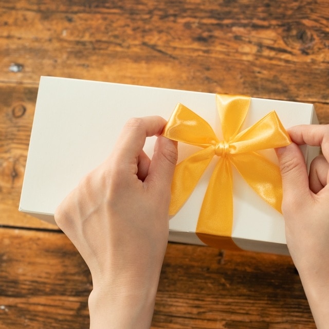 ドイツ製 ROSENTHAL 可憐なリボンガーランド レリーフ ディッシュ 6枚 ドイツ製 ROSENTHAL 可憐なリボンガーランド レリーフ