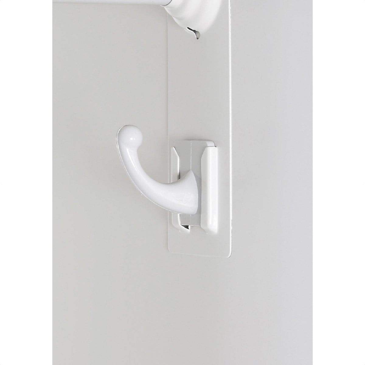 コートフック部分アップ ※画像はホワイトです