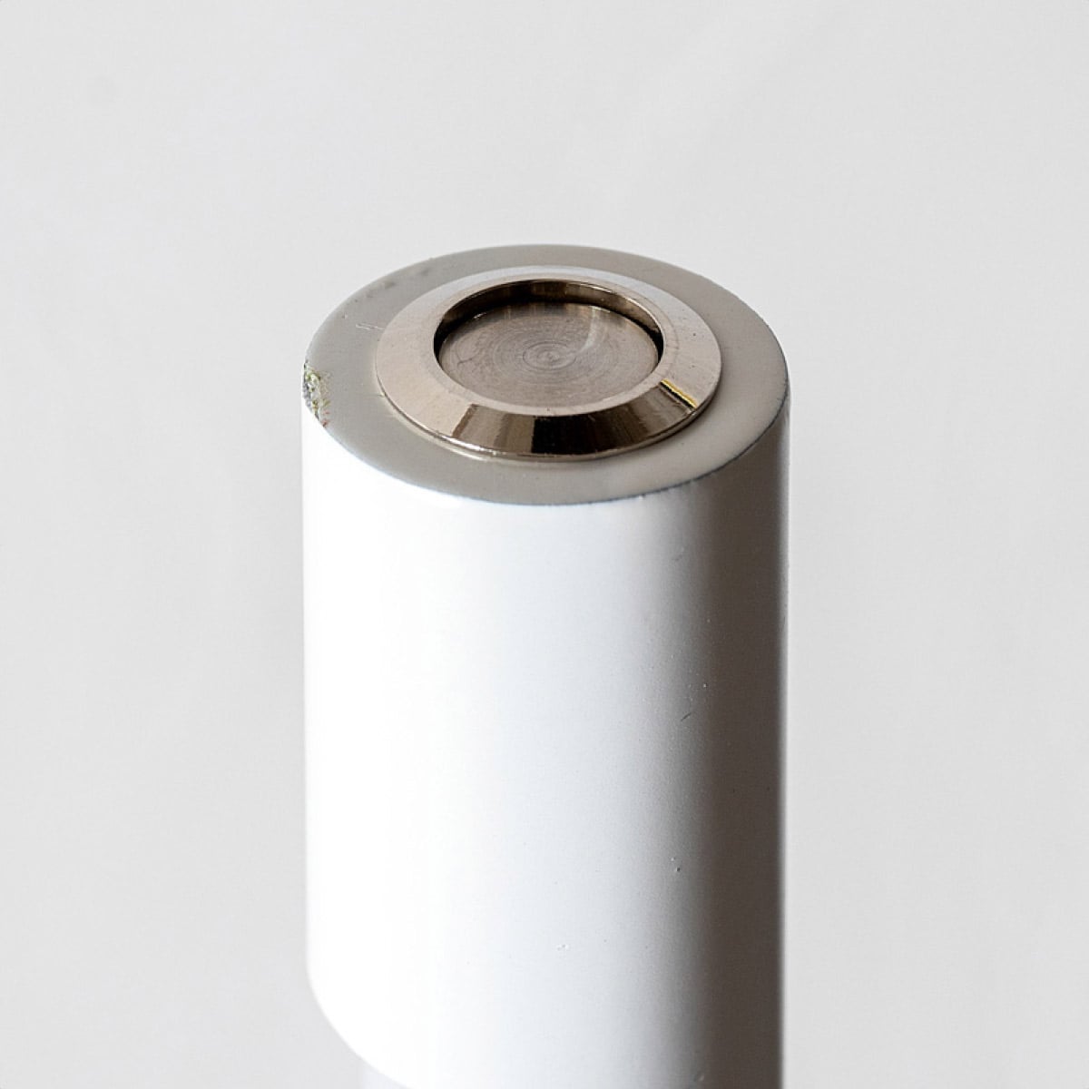 本体プッシュスイッチ部分アップ ※画像はホワイトです