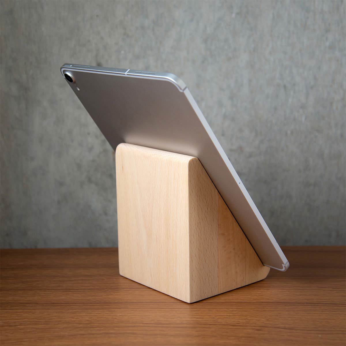 木製タブレットスタンド