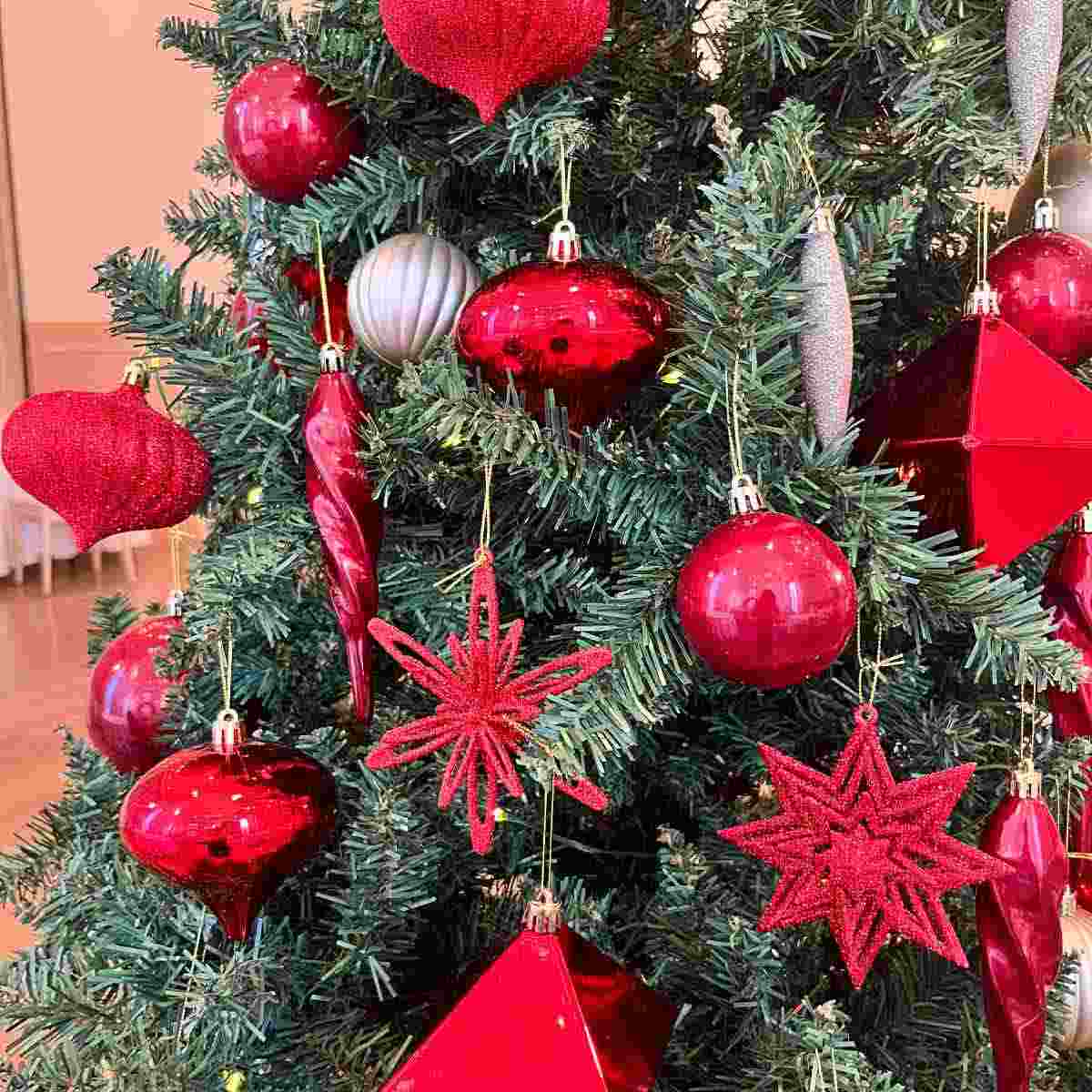 ゴージャスクリスマスツリーセット レッド H180xW115cm【通販】ストア・エキスプレス
