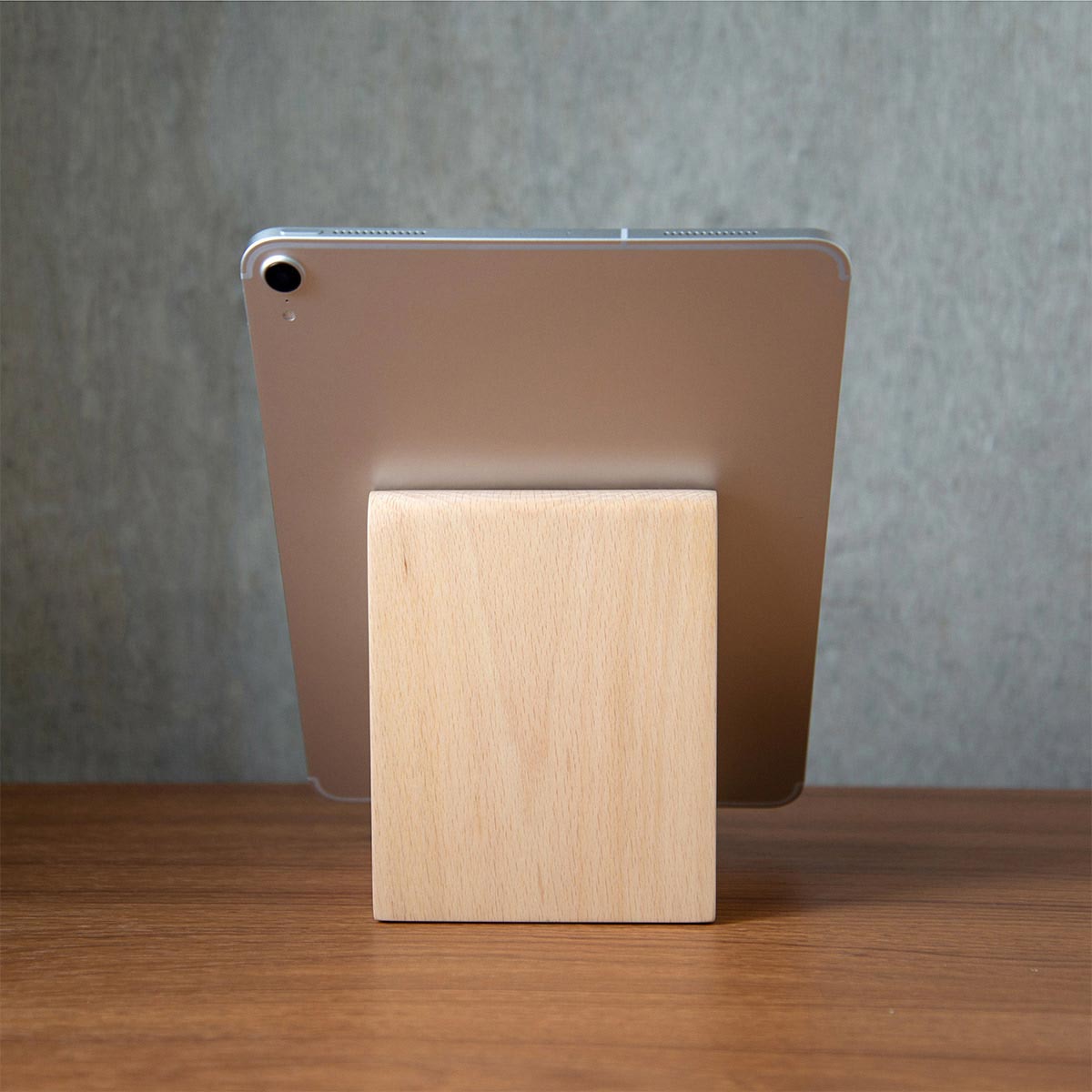 木製タブレットスタンド