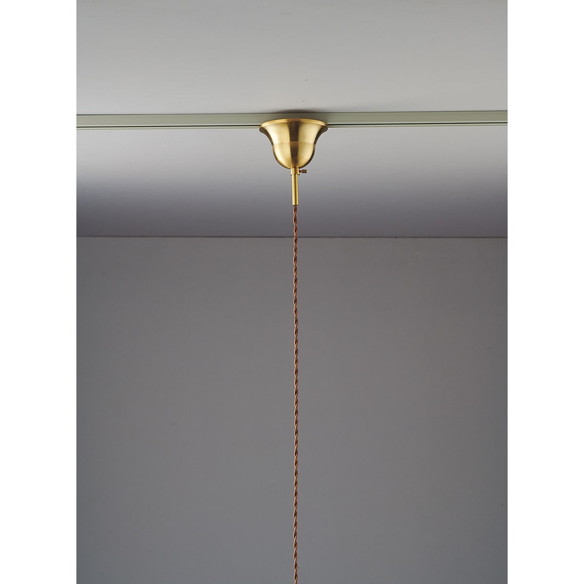 コード収納カバー部分