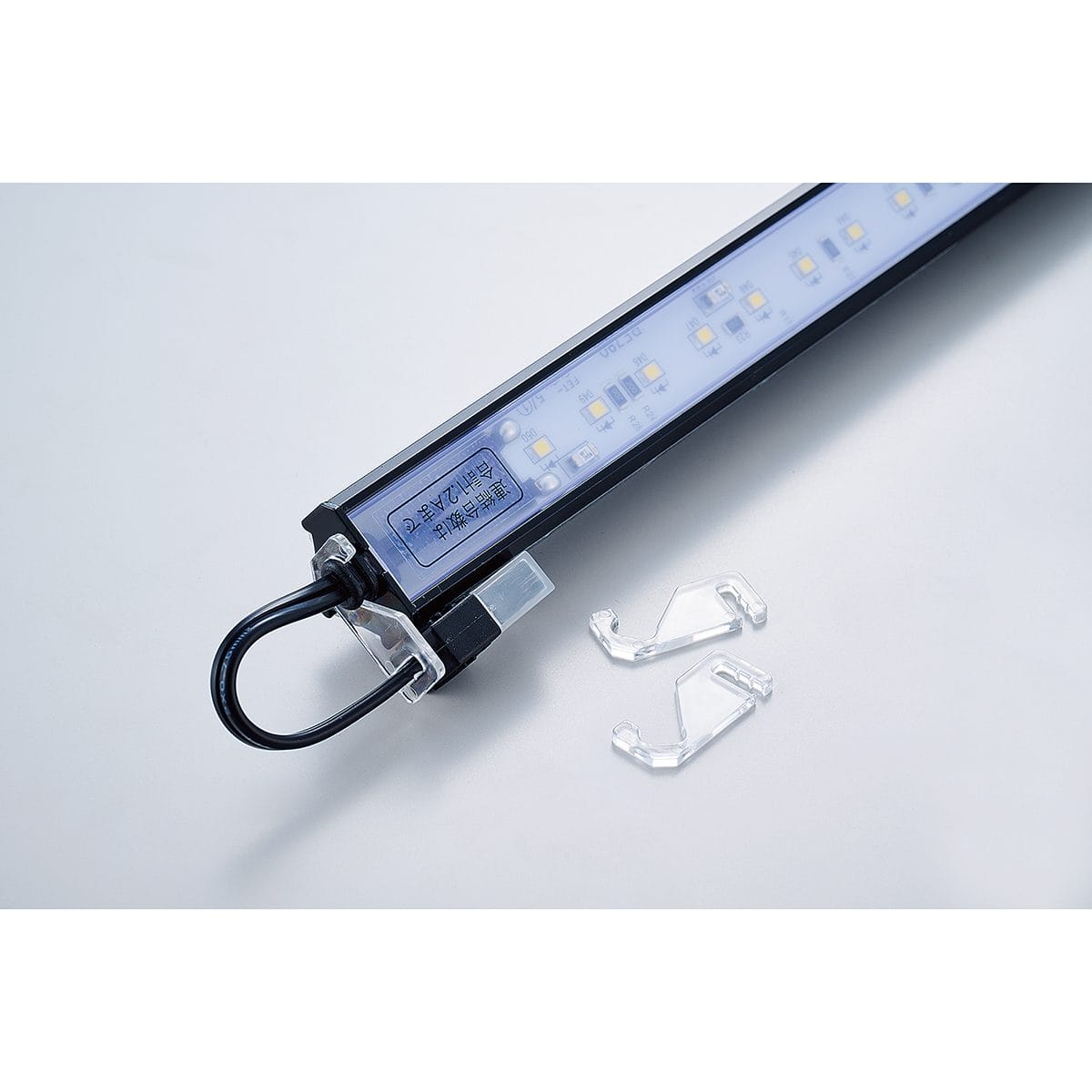 LED棚下照明SSコネクタータイプ 斜めクリアタイプ ブラック 90cm用 昼光色