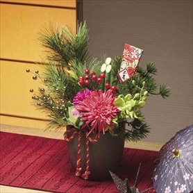 デラックス迎春彩華アレンジ 高さ34cm［ストエキオリジナル］