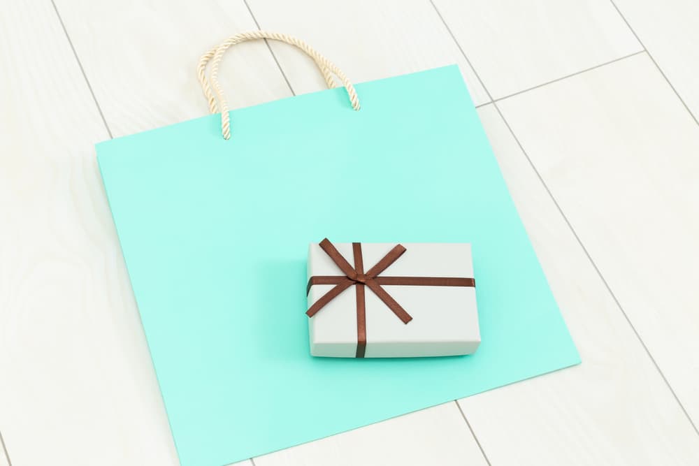 紙袋とプレゼント