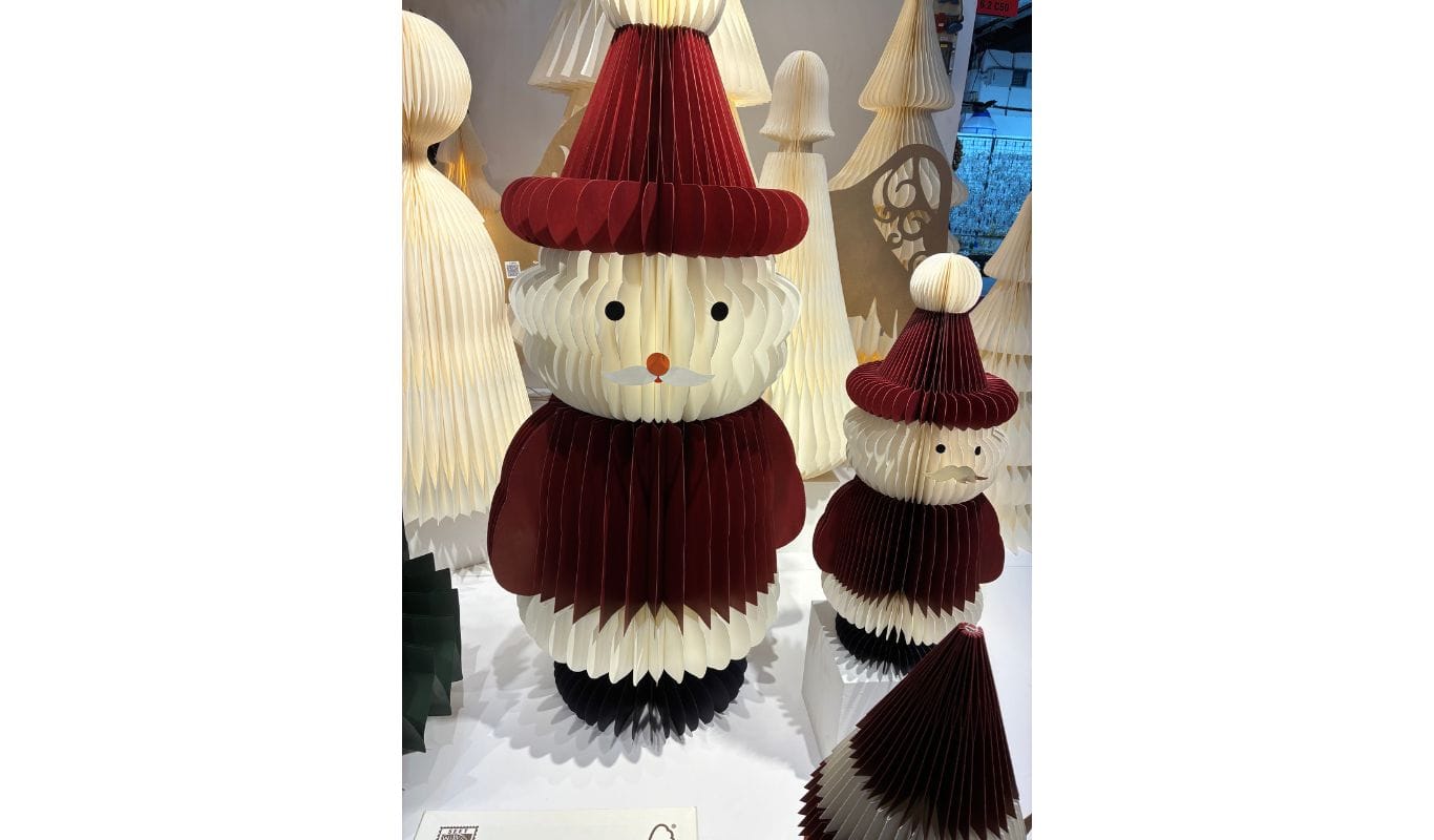 厚紙ハニカムのサンタ・ツリー